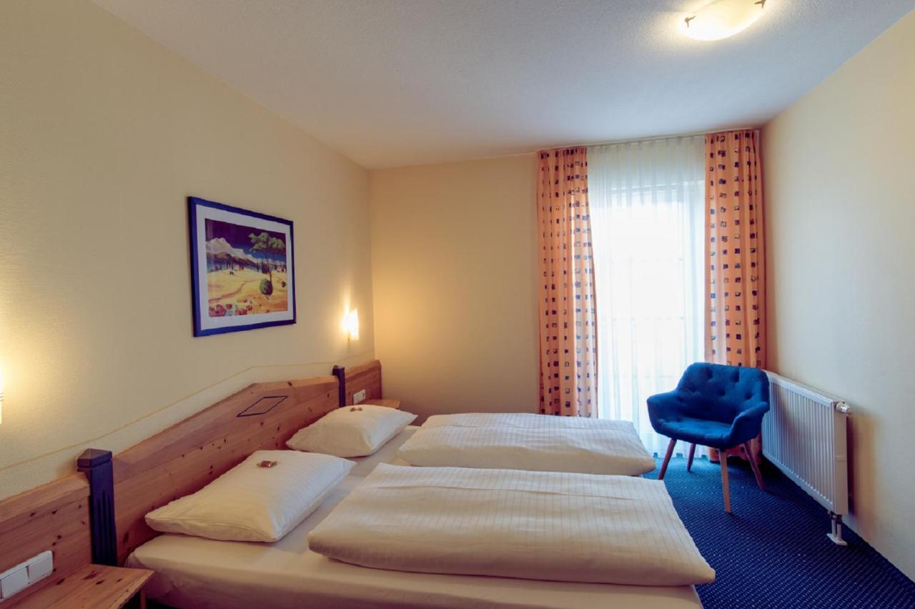 Hotel Waldeck Garni Kist Exteriör bild